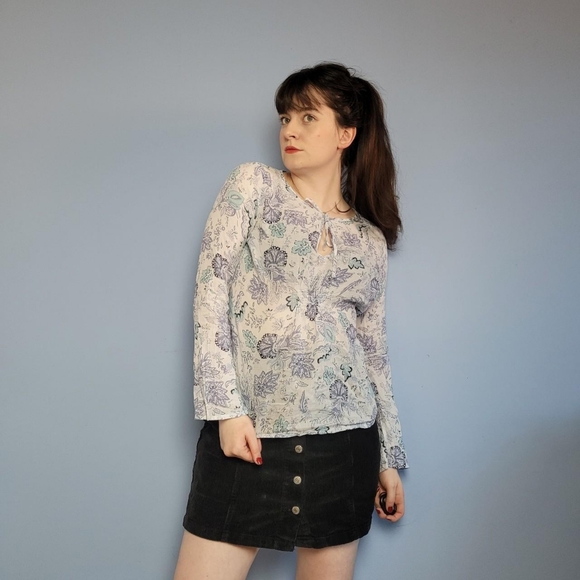 Vintage Blue floral pattern mesh top - Picture 8 of 8